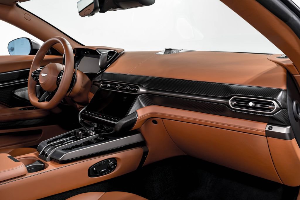Used 2025 Aston Martin Vanquish image 30