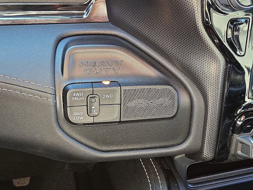 Used 2023 RAM 2500 Limited image 32