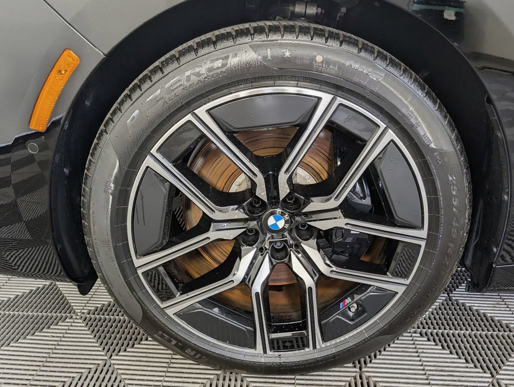 Used 2026 BMW i7 xDrive60 w/ Premium Package AWD/4WD image 10