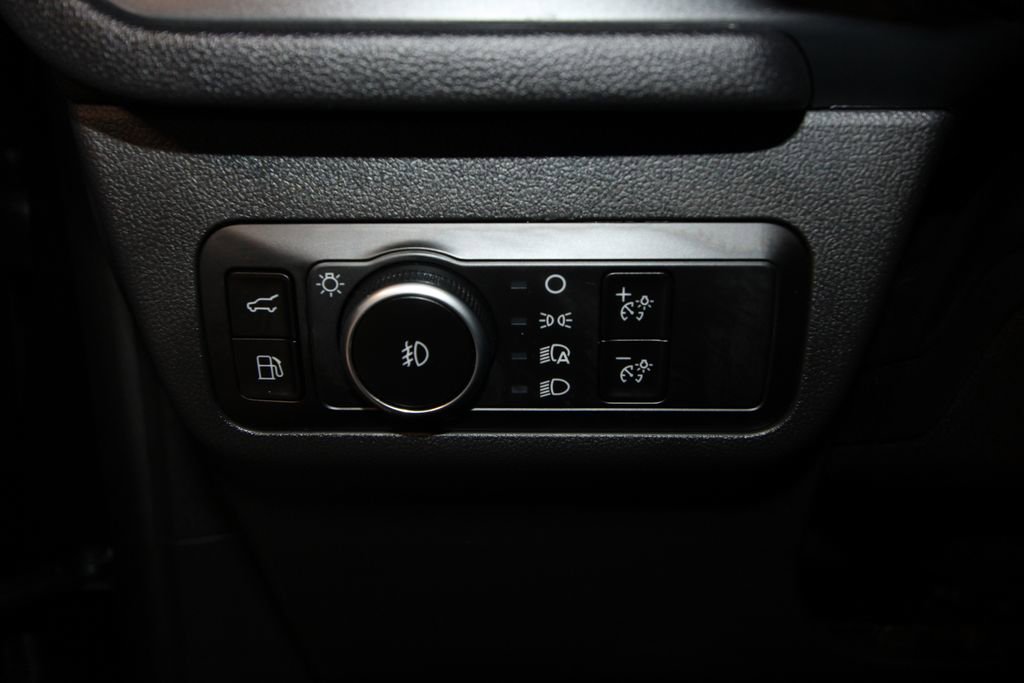 Used 2025 Ford Escape ST-Line Select AWD/4WD image 9