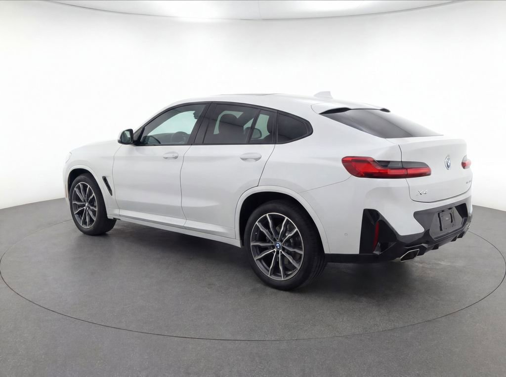 Used 2022 BMW X4 xDrive30i w/ M Sport Package AWD/4WD image 3