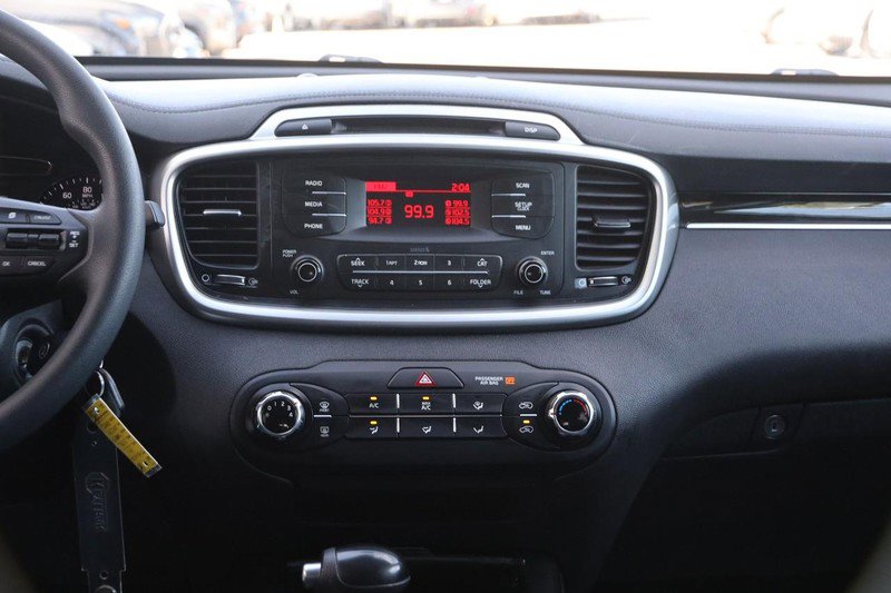 Used 2017 Kia Sorento L image 21