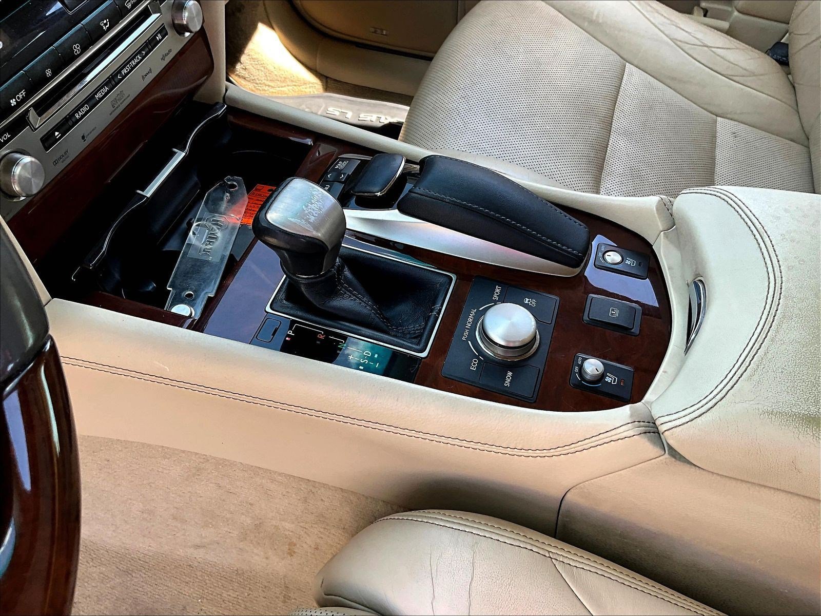 Used 2014 Lexus LS 460 AWD w/ Comfort Package image 18