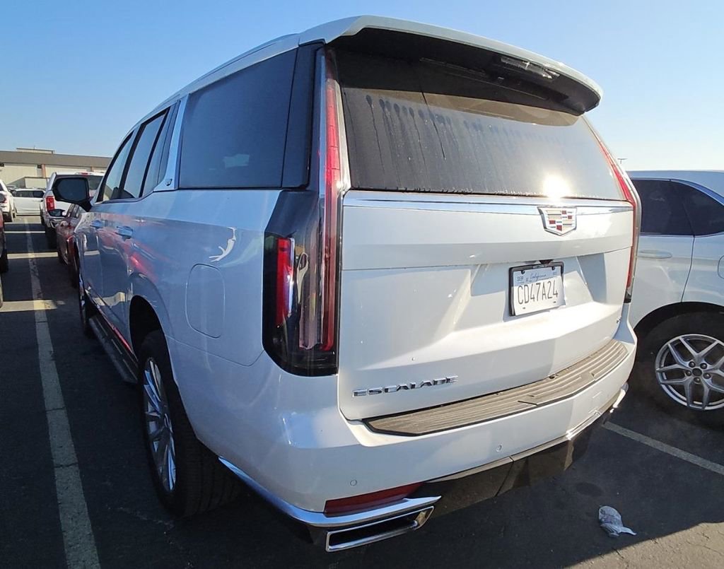 Used 2022 Cadillac Escalade Luxury AWD/4WD image 6