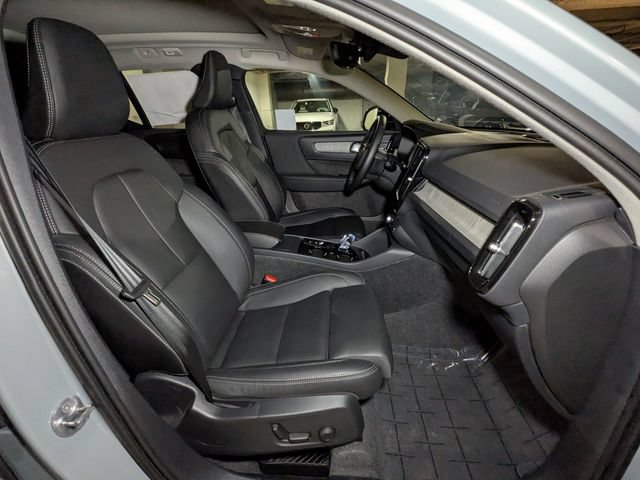 New 2025 Volvo XC40 B5 Ultra w/ Climate Package AWD/4WD image 30