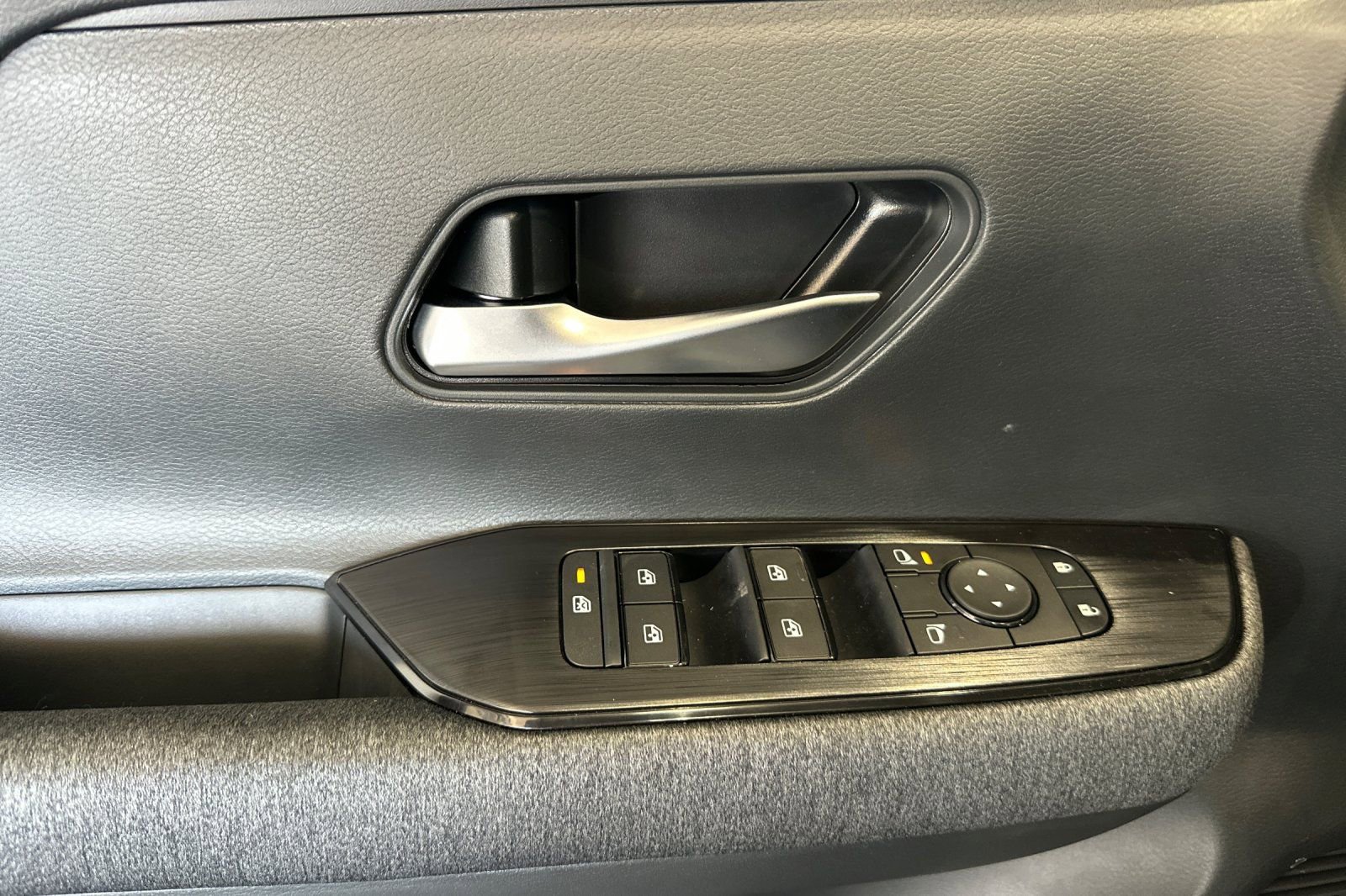 New 2026 Nissan Kicks SV w/ Charging Package image 8
