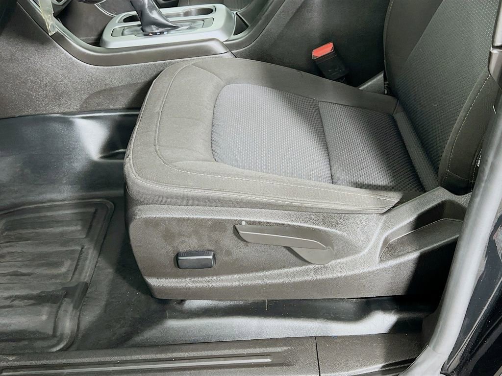Used 2022 Chevrolet Colorado LT w/ Fleet Safety Package image 18