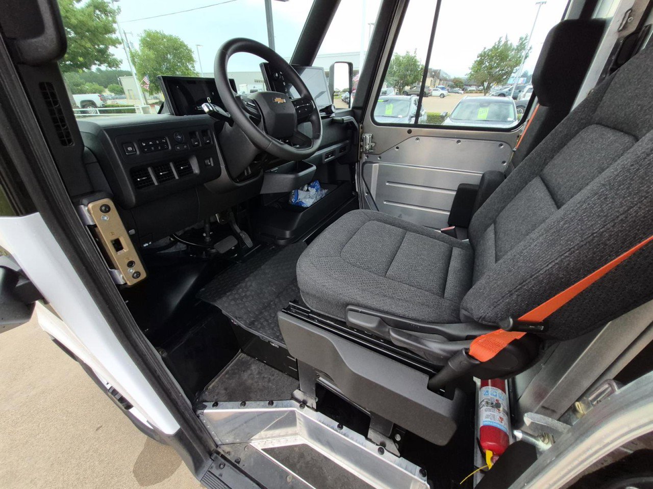 Used 2025 Chevrolet Brightdrop 600 AWD/4WD image 12