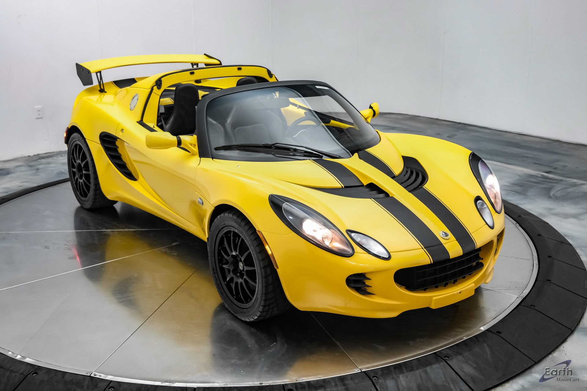 Used 2005 Lotus Elise RWD image 34