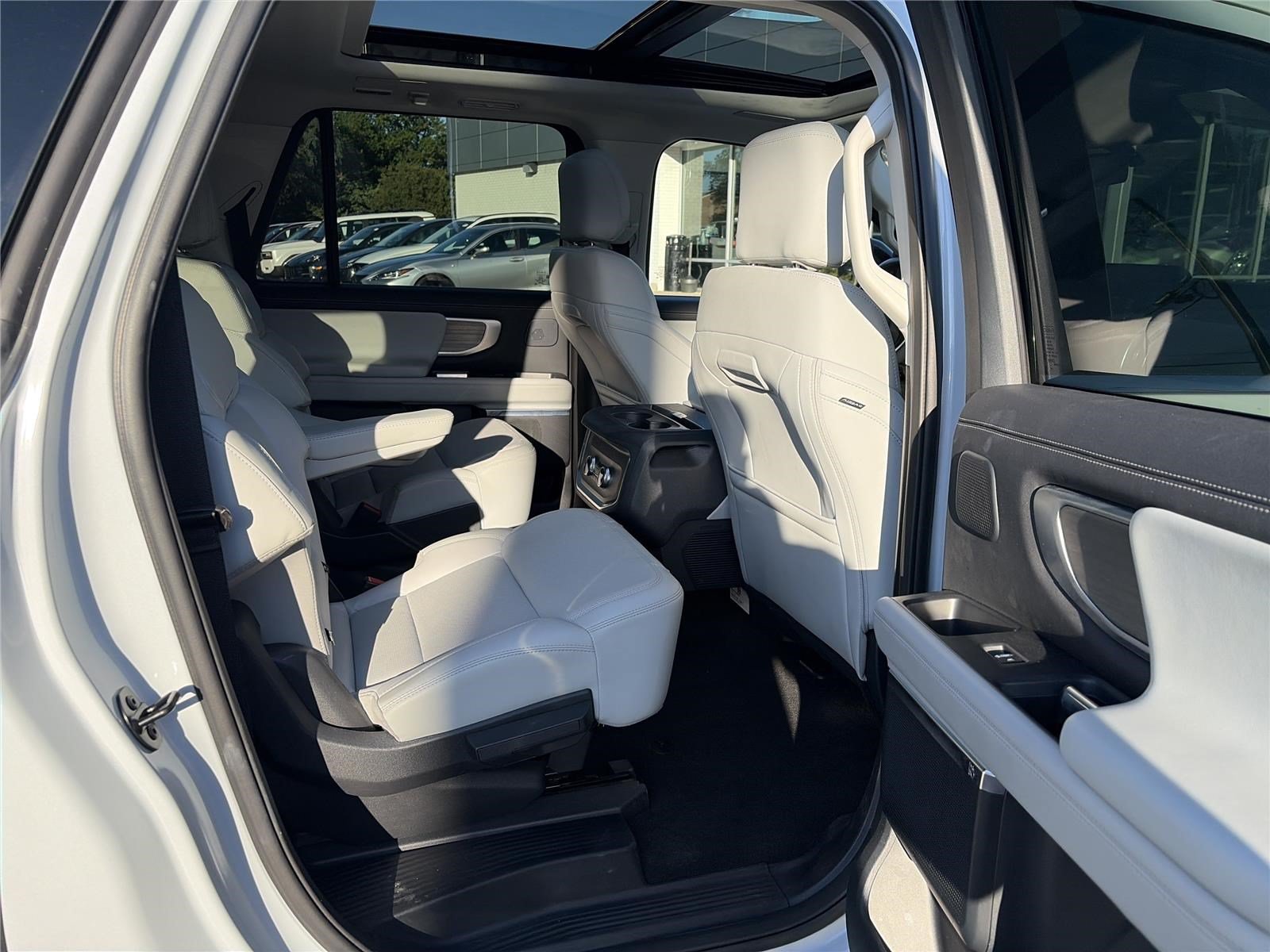 Used 2025 Ford Expedition Max Platinum w/ Driver's Package AWD/4WD image 15
