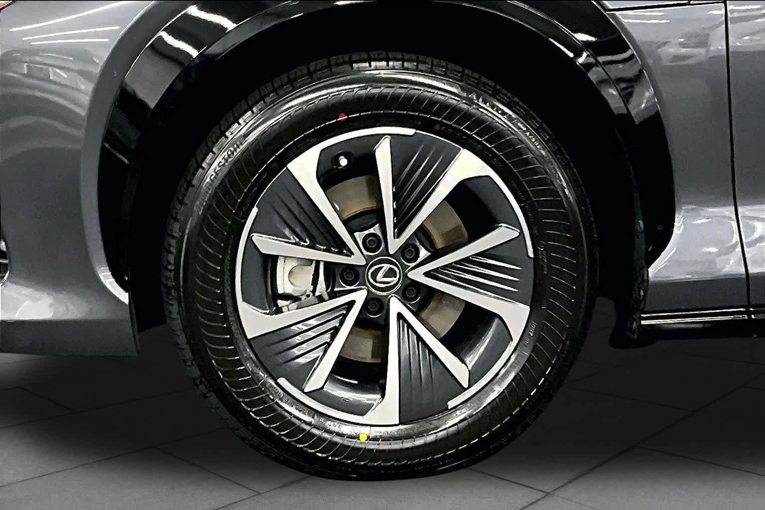 Used 2024 Lexus RZ 300e Premium FWD image 11