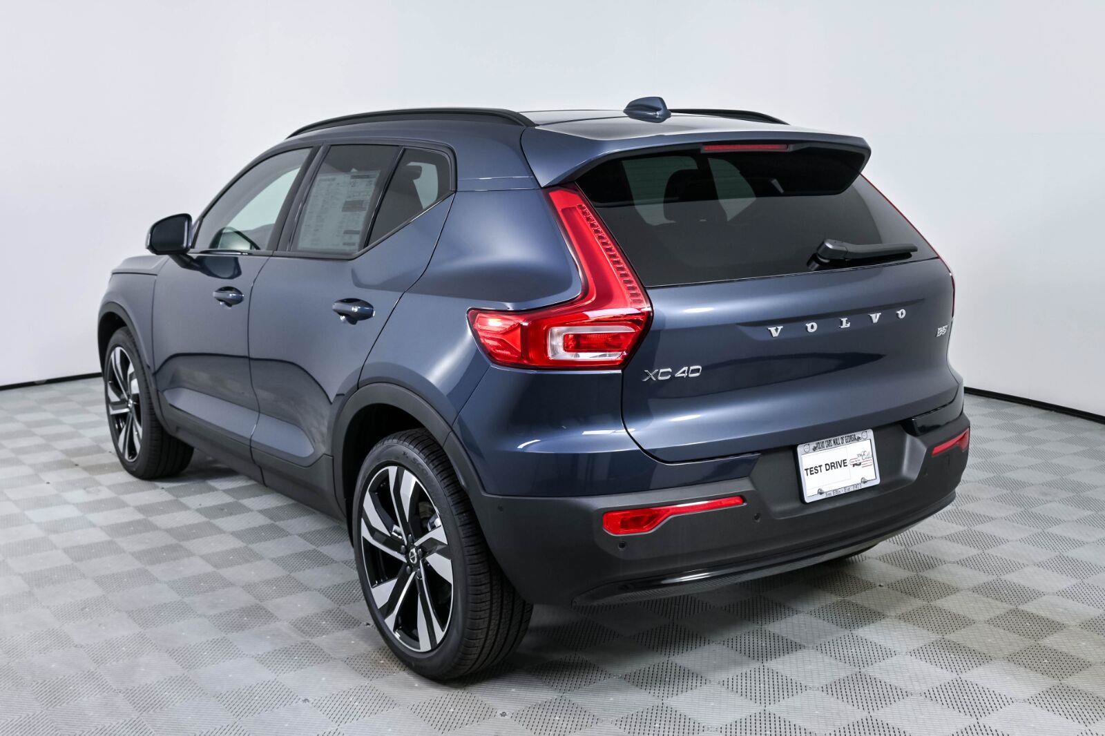 New 2026 Volvo XC40 B5 Ultra w/ Protection Package Premier AWD/4WD image 3