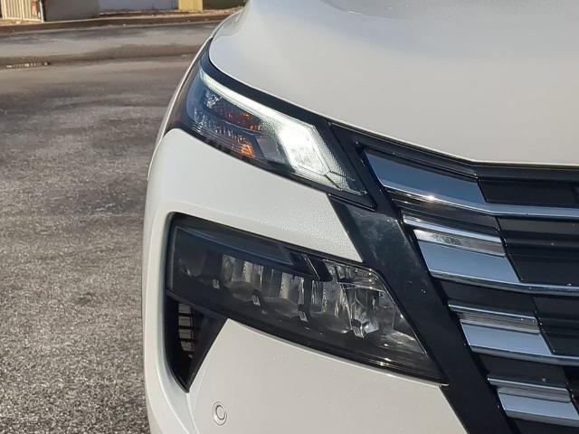 Certified 2025 Nissan Rogue SL w/ Tech Package image 10