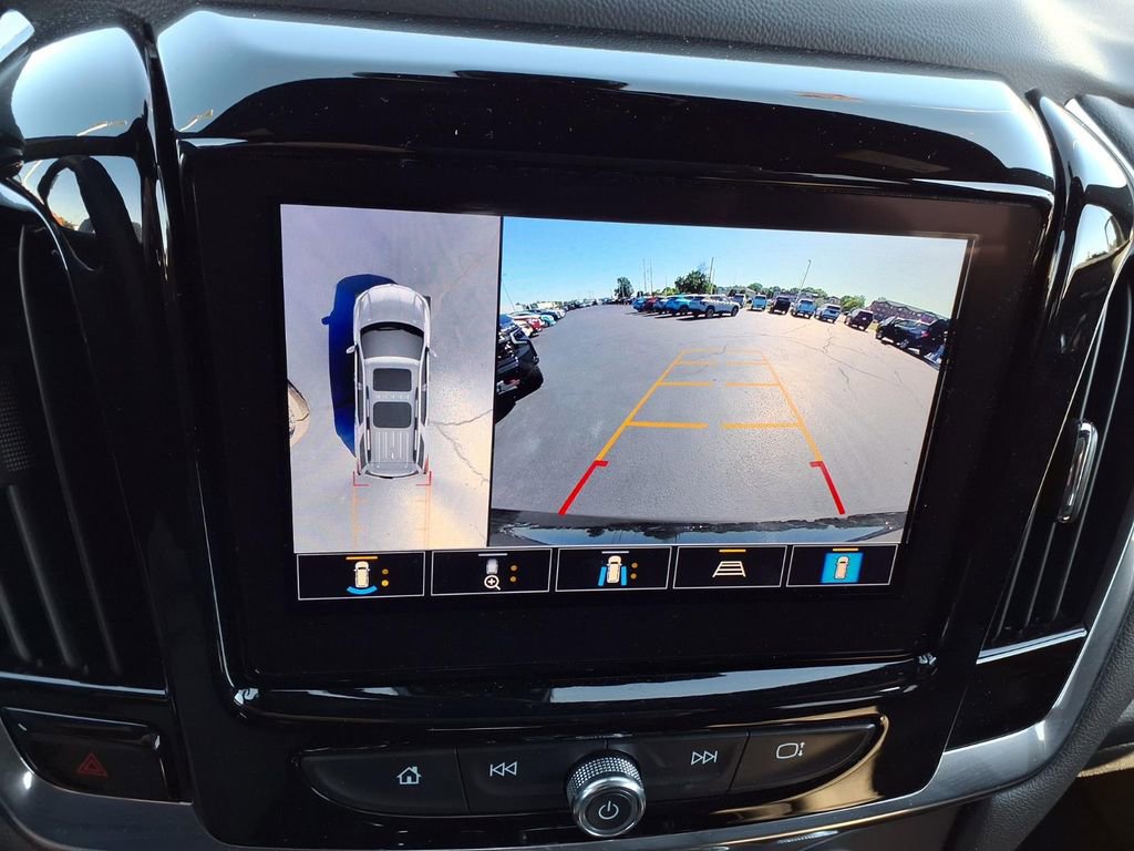 Used 2023 Chevrolet Traverse RS w/ LPO, Cargo Package AWD/4WD image 8