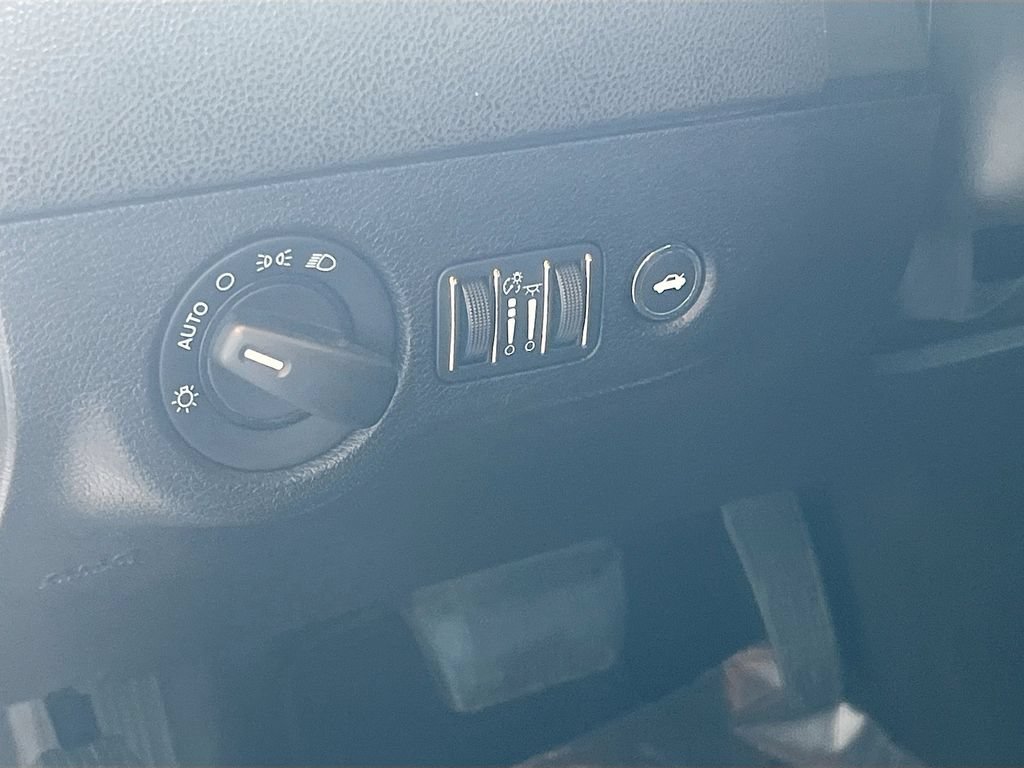 Used 2021 Dodge Charger SXT w/ Leather Interior Group RWD image 10