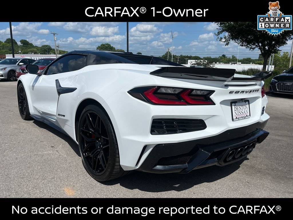 Used 2024 Chevrolet Corvette Z06 RWD image 3