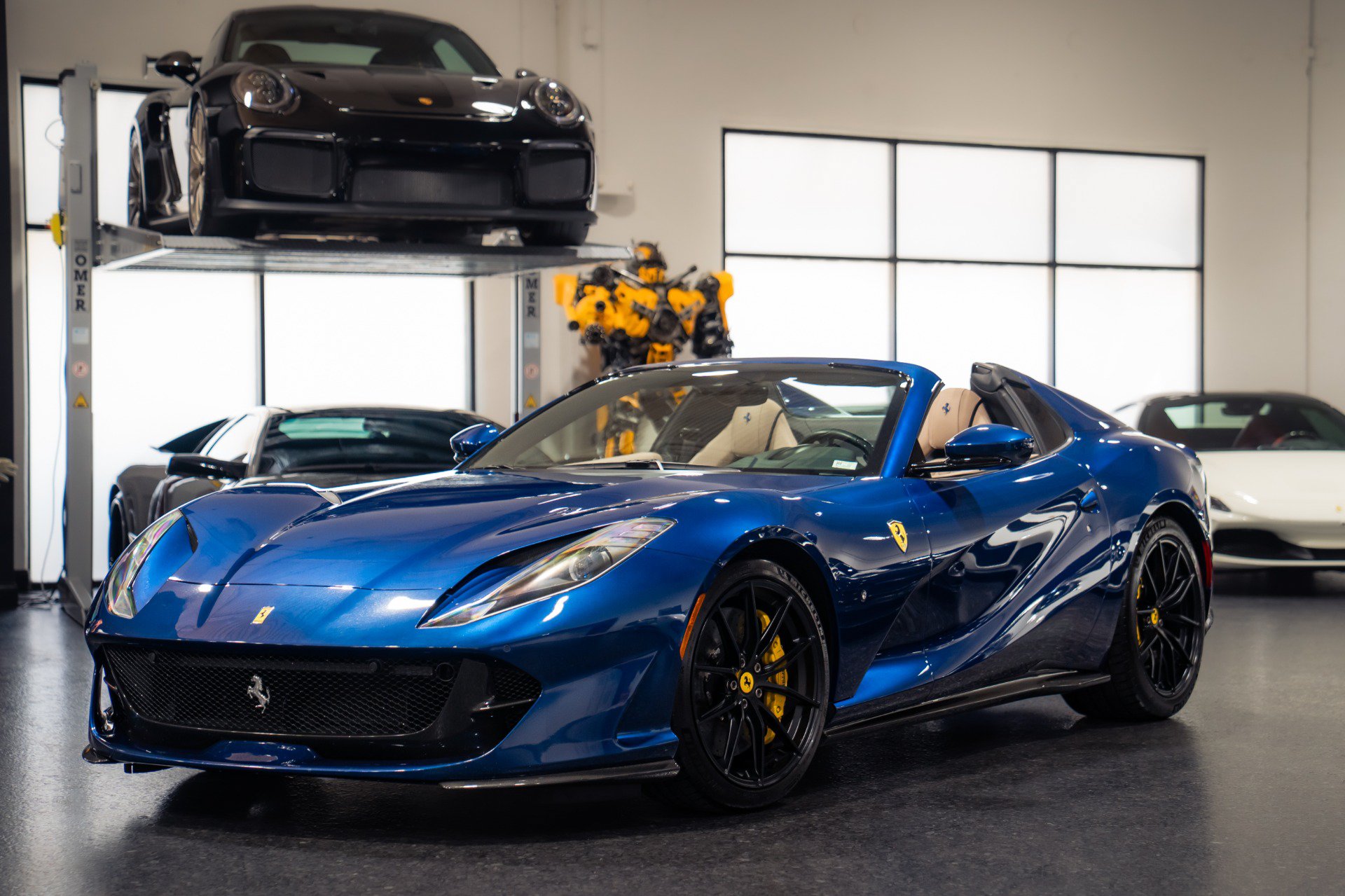 Used 2021 Ferrari 812 GTS RWD image 9