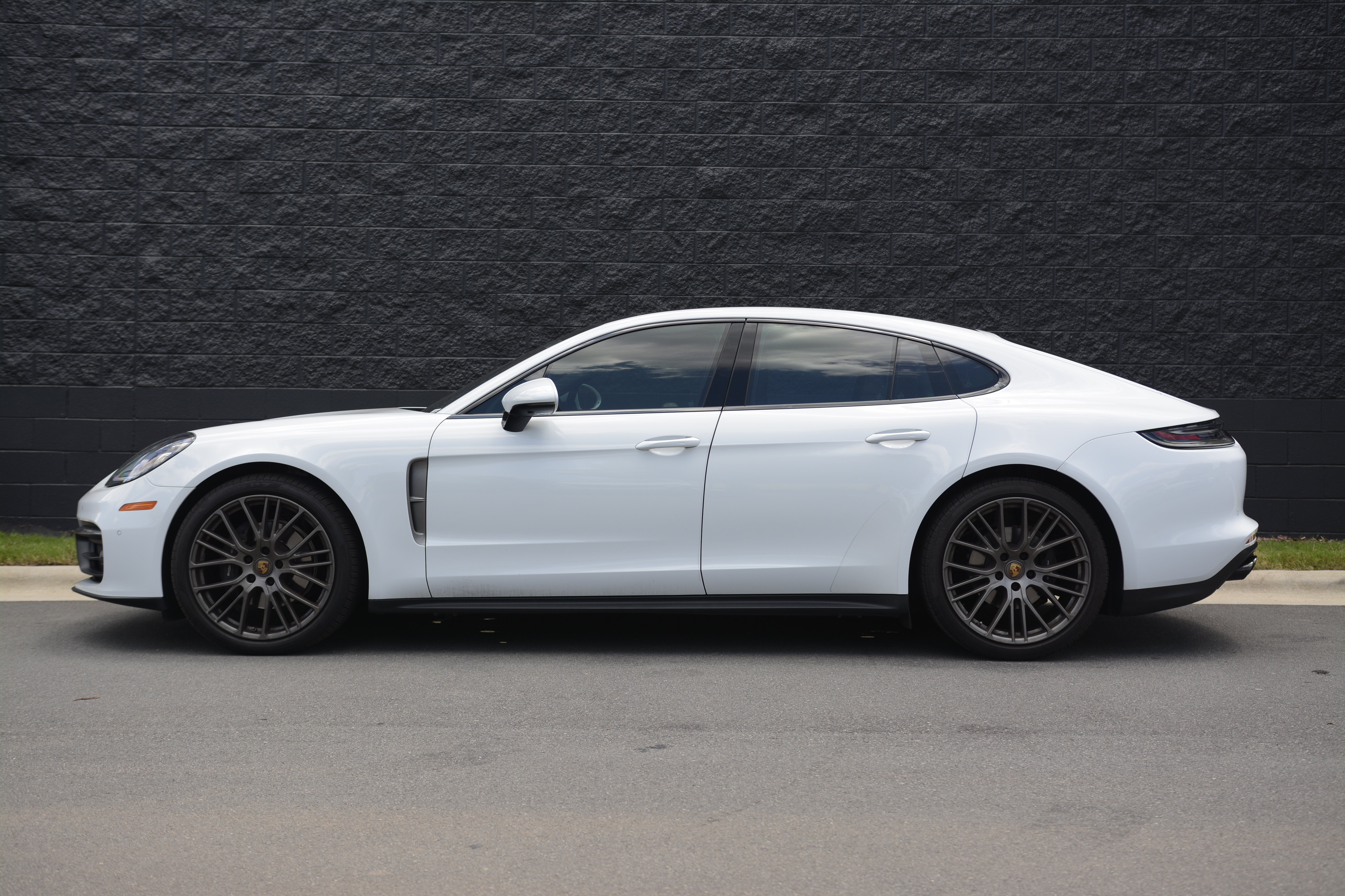 Certified 2023 Porsche Panamera Platinum Edition RWD image 2