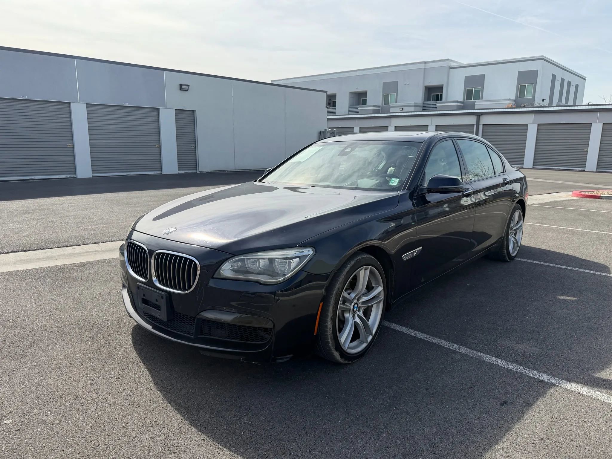 Used 2015 BMW 750Li w/ M Sport Edition RWD image 2