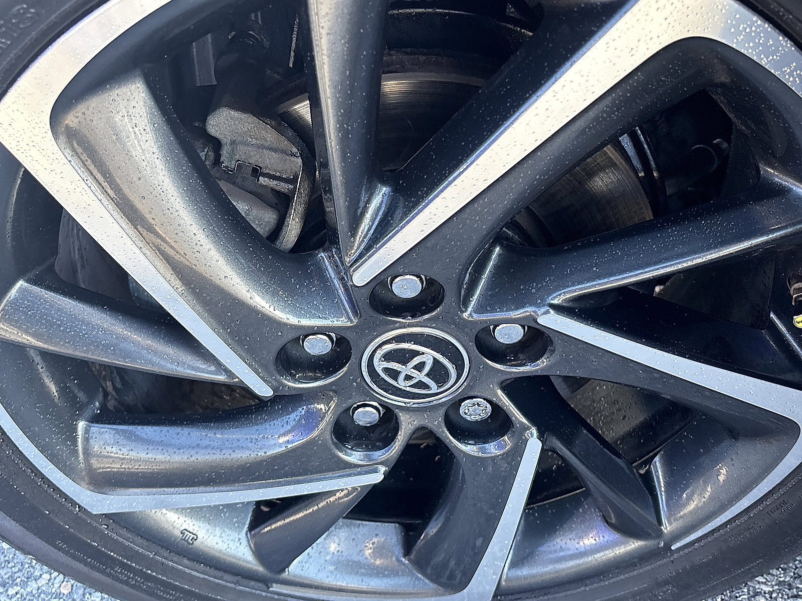 Used 2021 Toyota C-HR Limited FWD image 18