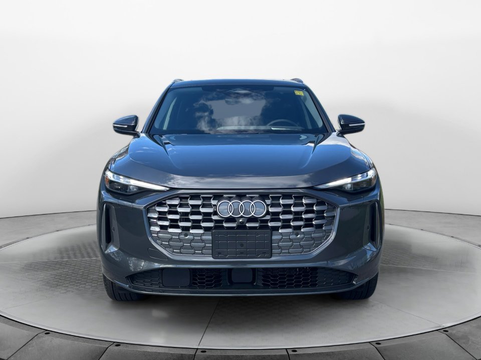 Certified 2025 Audi Q5 Premium Plus w/ Premium Plus image 2