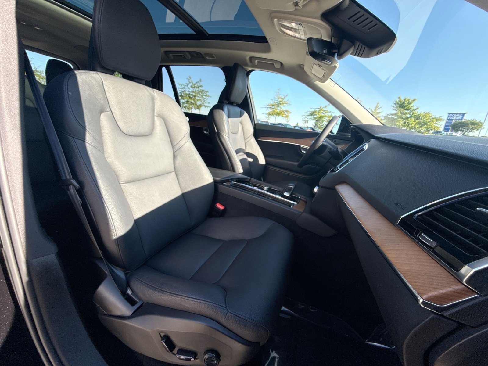 Certified 2023 Volvo XC90 B6 Plus w/ Protection Package AWD/4WD image 28