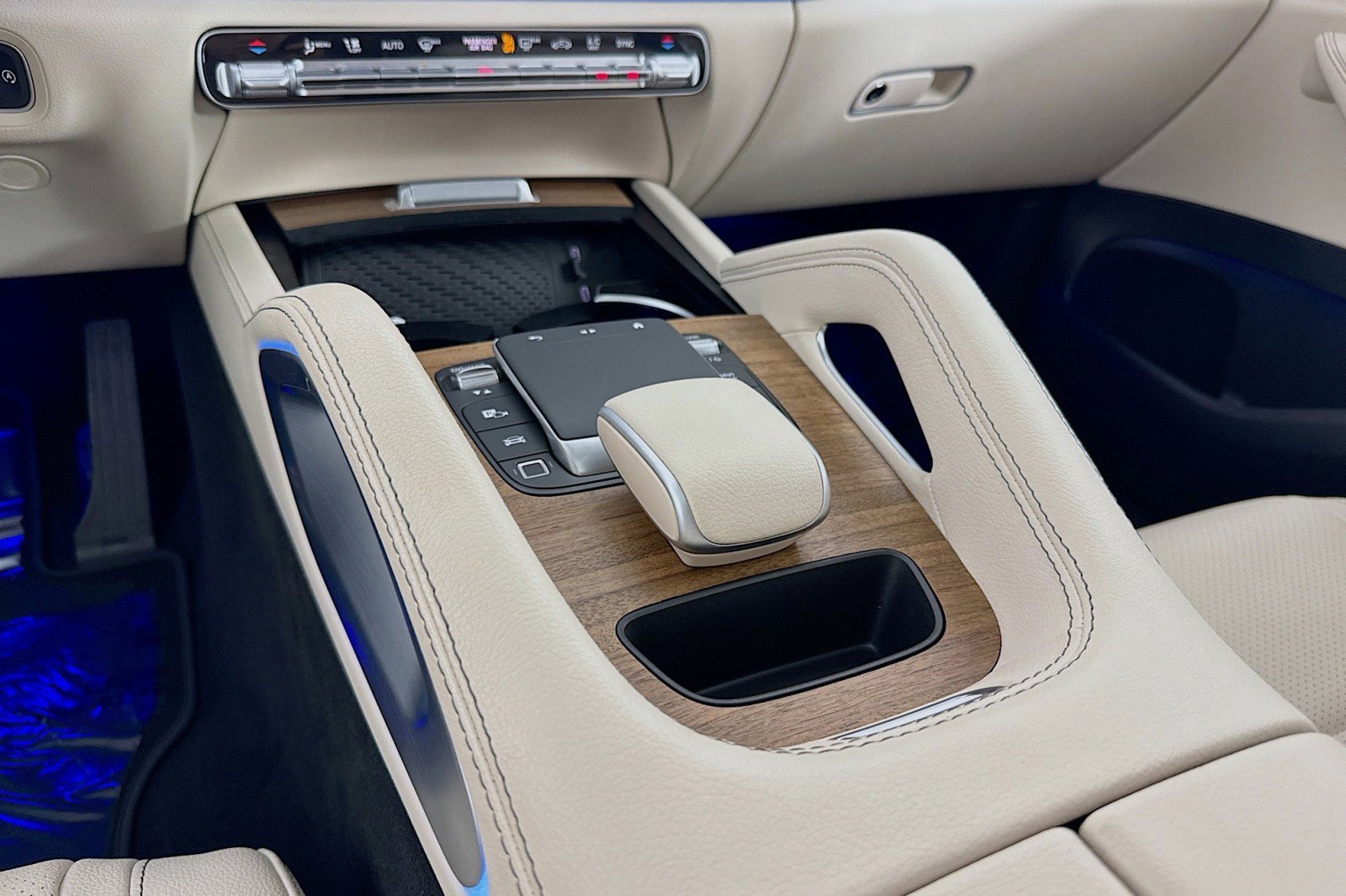 Certified 2025 Mercedes-Benz GLE 350 4MATIC image 6