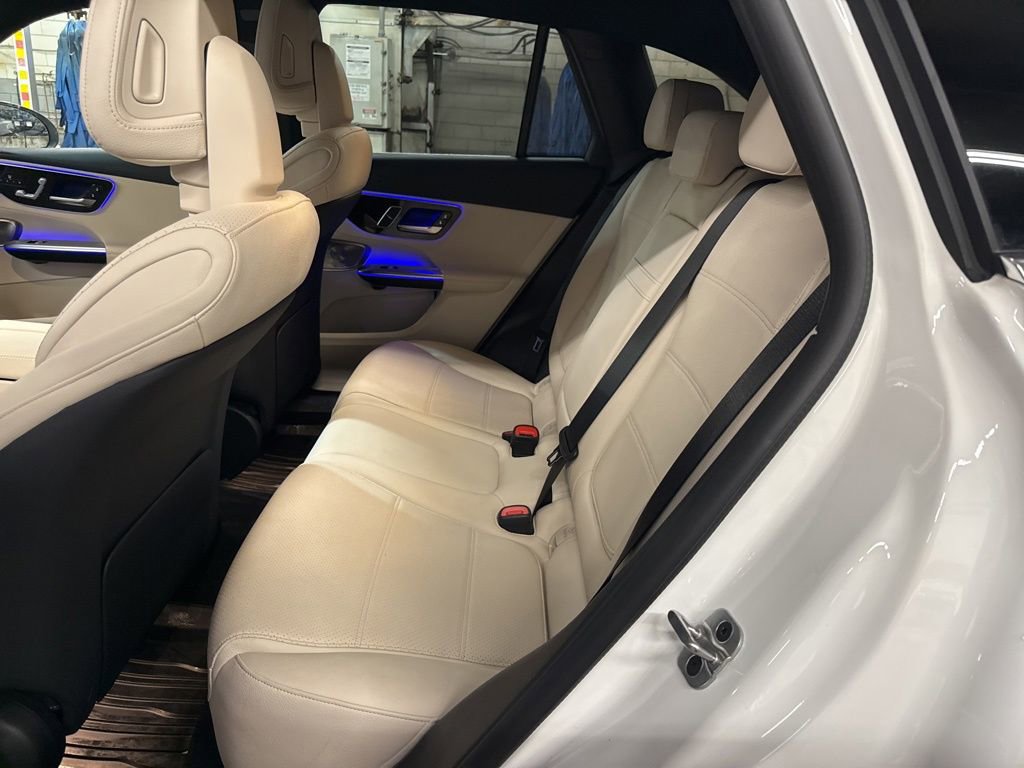 Used 2025 Mercedes-Benz GLC 350e image 24