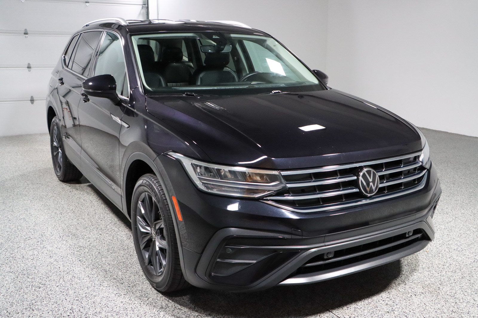 Used 2023 Volkswagen Tiguan SE FWD image 5