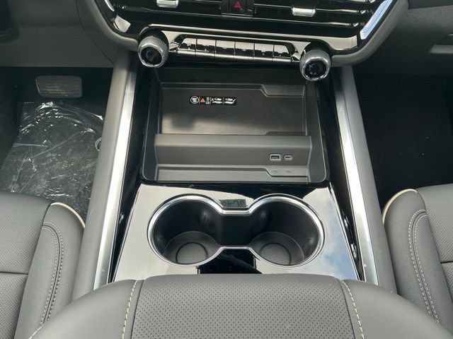 New 2026 Chevrolet Suburban Premier w/ Sun And Tow Package AWD/4WD image 28
