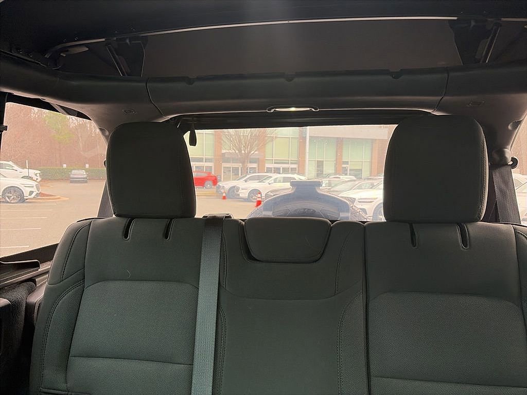 Used 2021 Jeep Wrangler Unlimited Sahara image 7