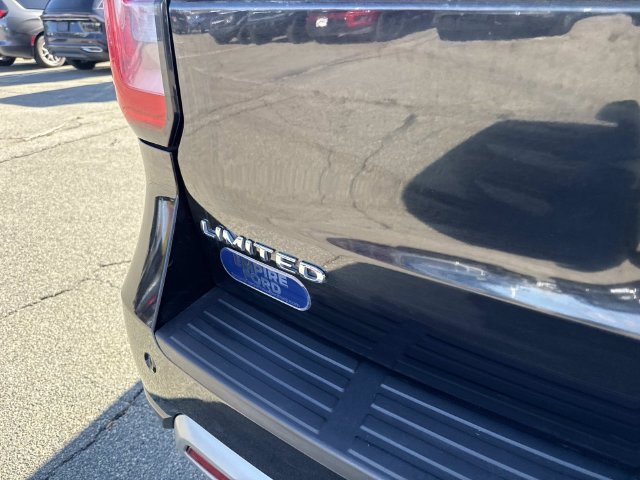 Used 2024 Ford Expedition Limited AWD/4WD image 5