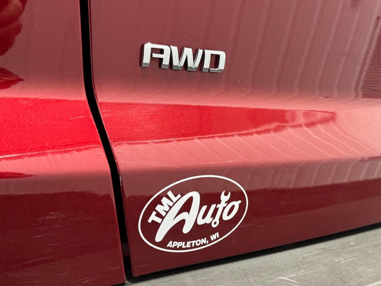 Used 2011 Chevrolet Traverse LT w/ Red Premiere Package image 5