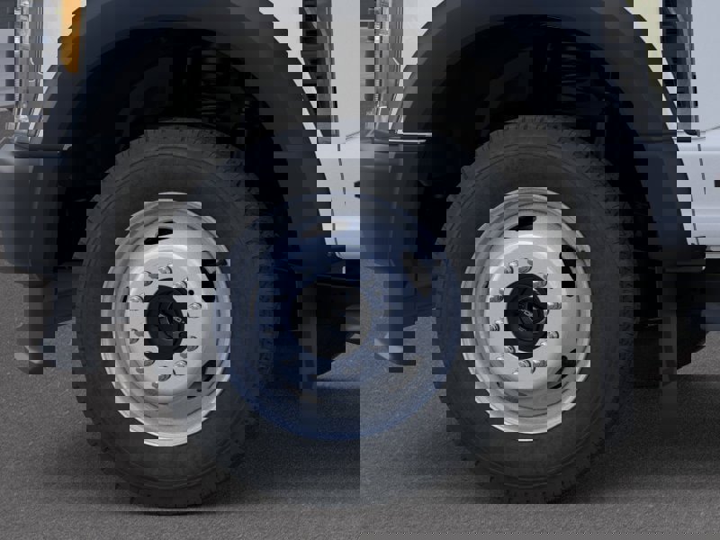 New 2026 Ford F550 4x4 Crew Cab image 19