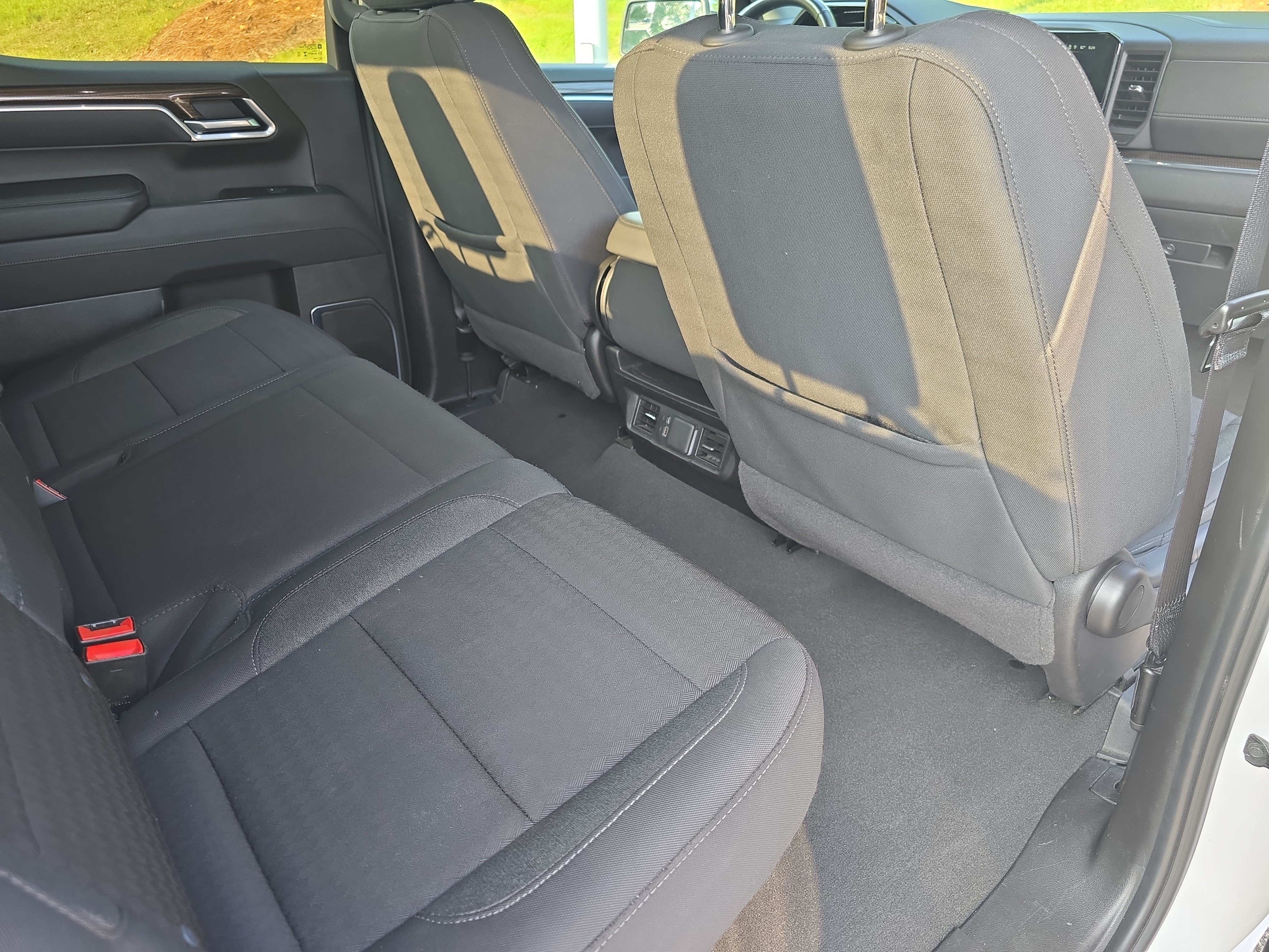 Used 2025 Chevrolet Silverado 1500 LT RWD image 11