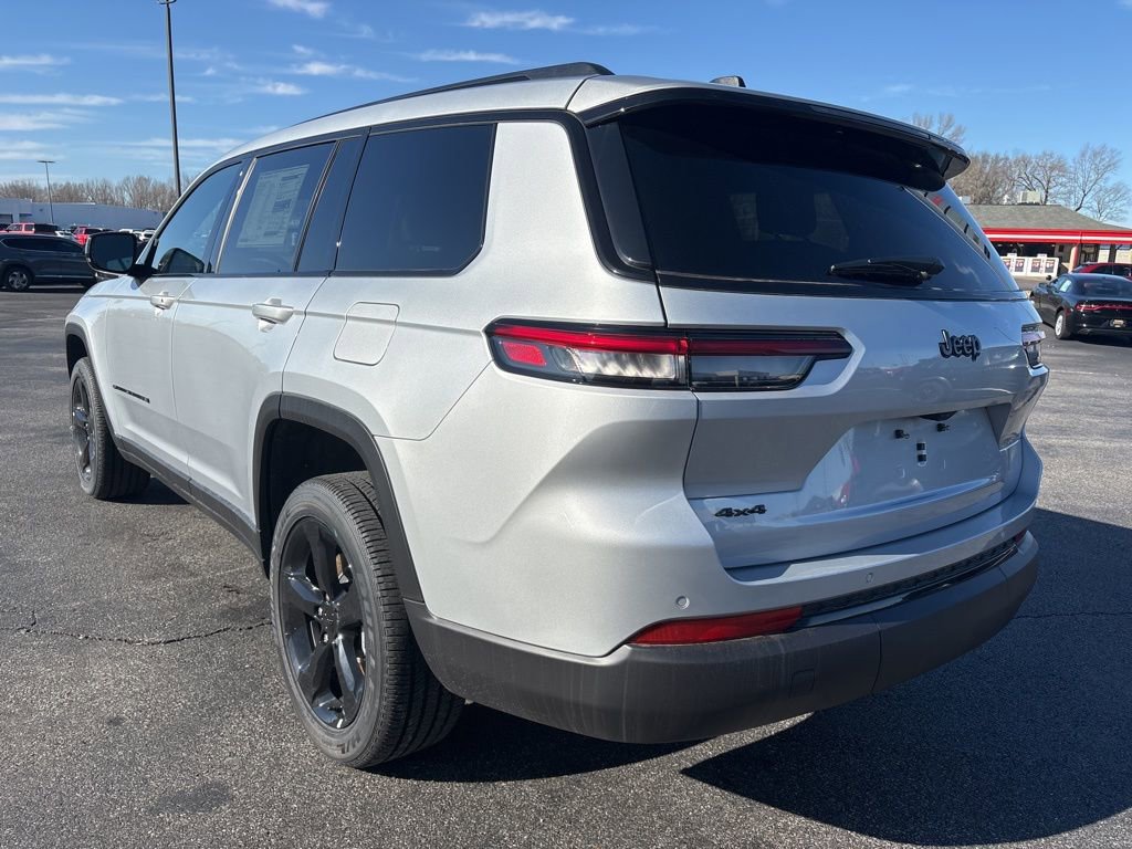 New 2025 Jeep Grand Cherokee L Laredo image 2
