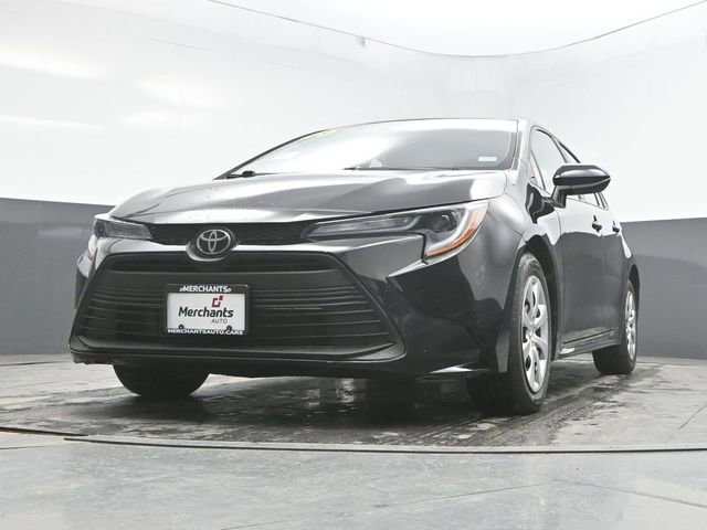 Used 2025 Toyota Corolla LE FWD image 18