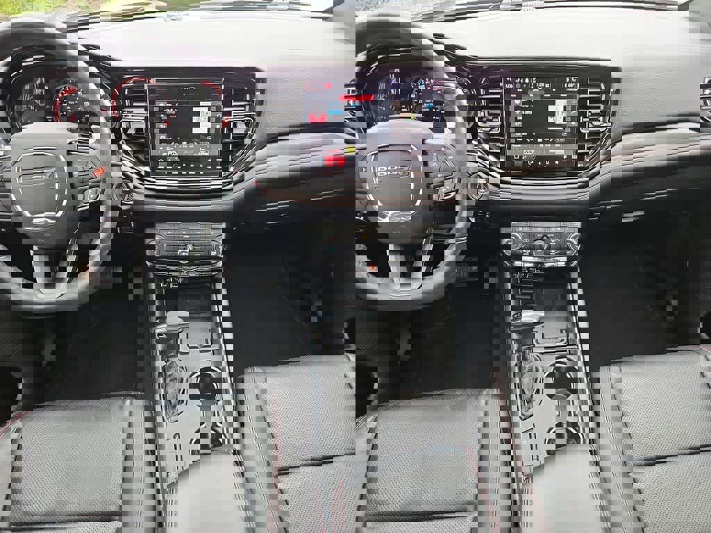 Used 2023 Dodge Durango R/T AWD/4WD image 16