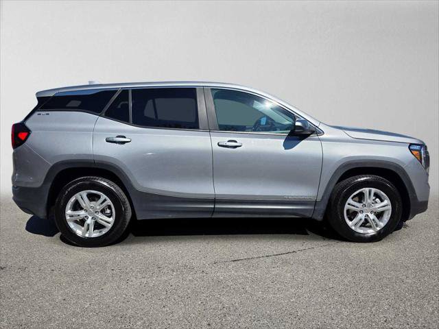 Used 2024 GMC Terrain SLE AWD/4WD image 2