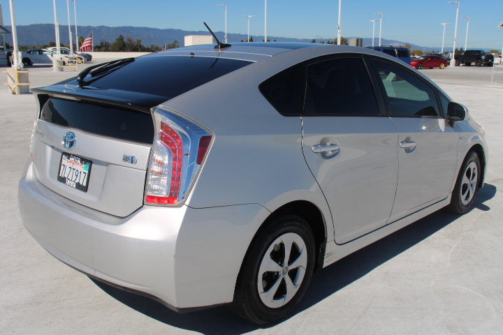 Used 2015 Toyota Prius Three w/ Solar Roof Package FWD image 3