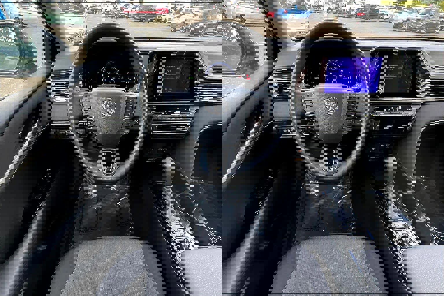 Certified 2025 Toyota Camry LE image 5