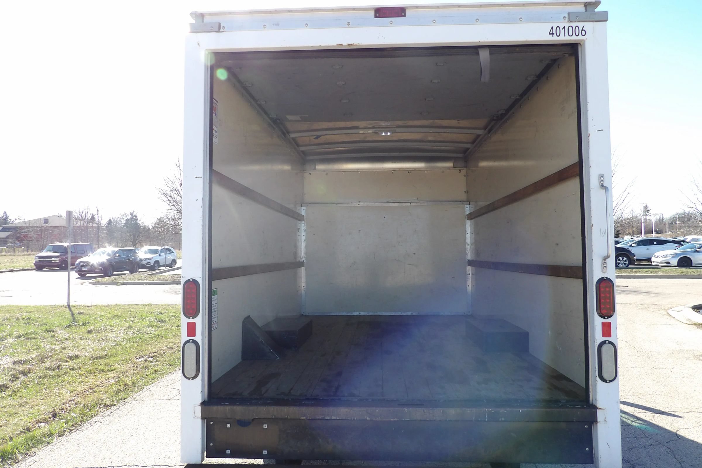 Used 2014 Ford E-350 and Econoline 350 Super Duty RWD image 7