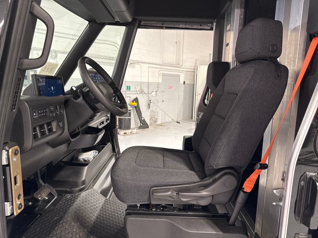 Used 2024 Chevrolet Brightdrop 600 w/ Commercial Equipment Package AWD/4WD image 23
