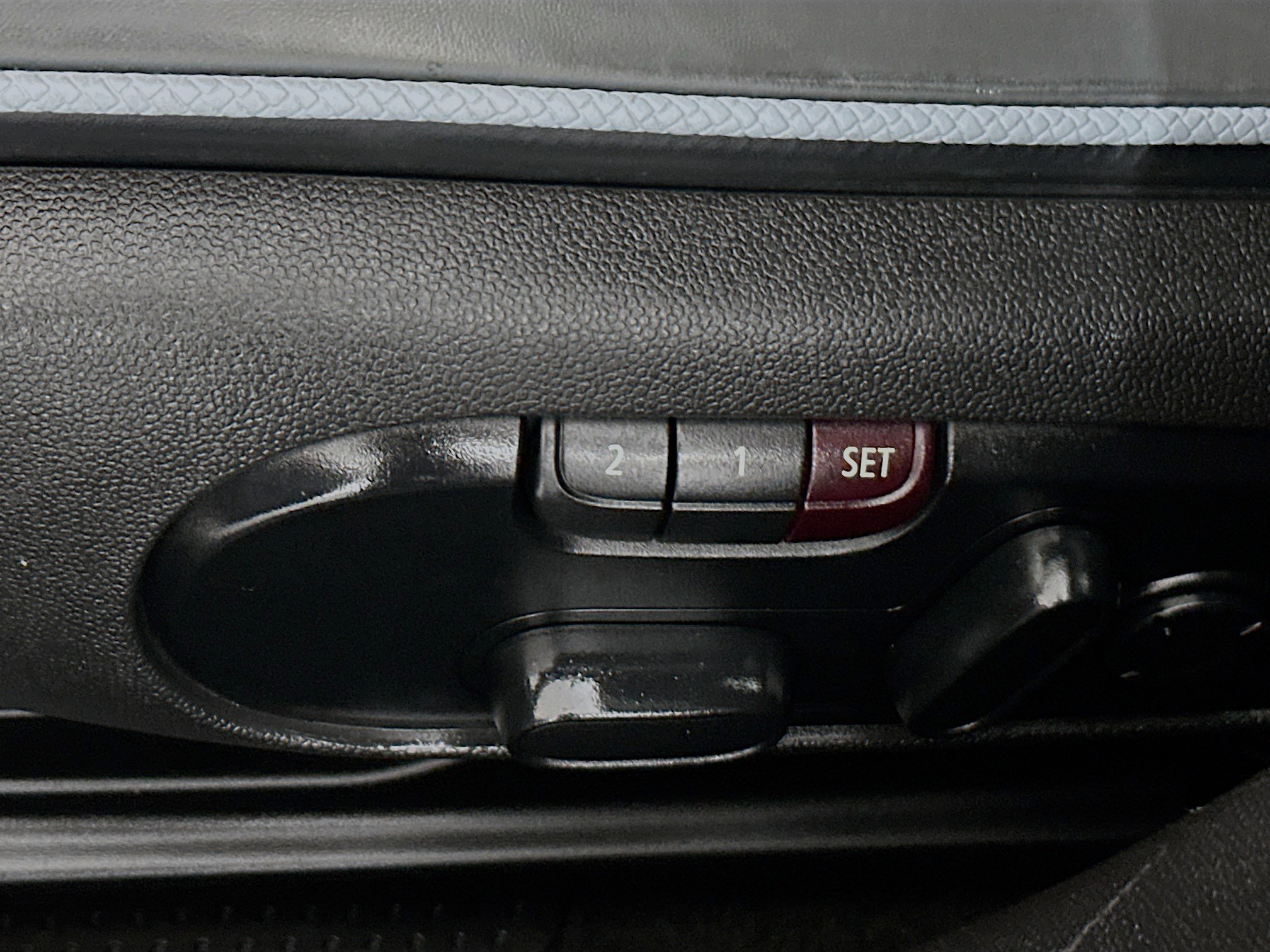 Used 2024 MINI Cooper Clubman S w/ MINI Untold Edition image 13