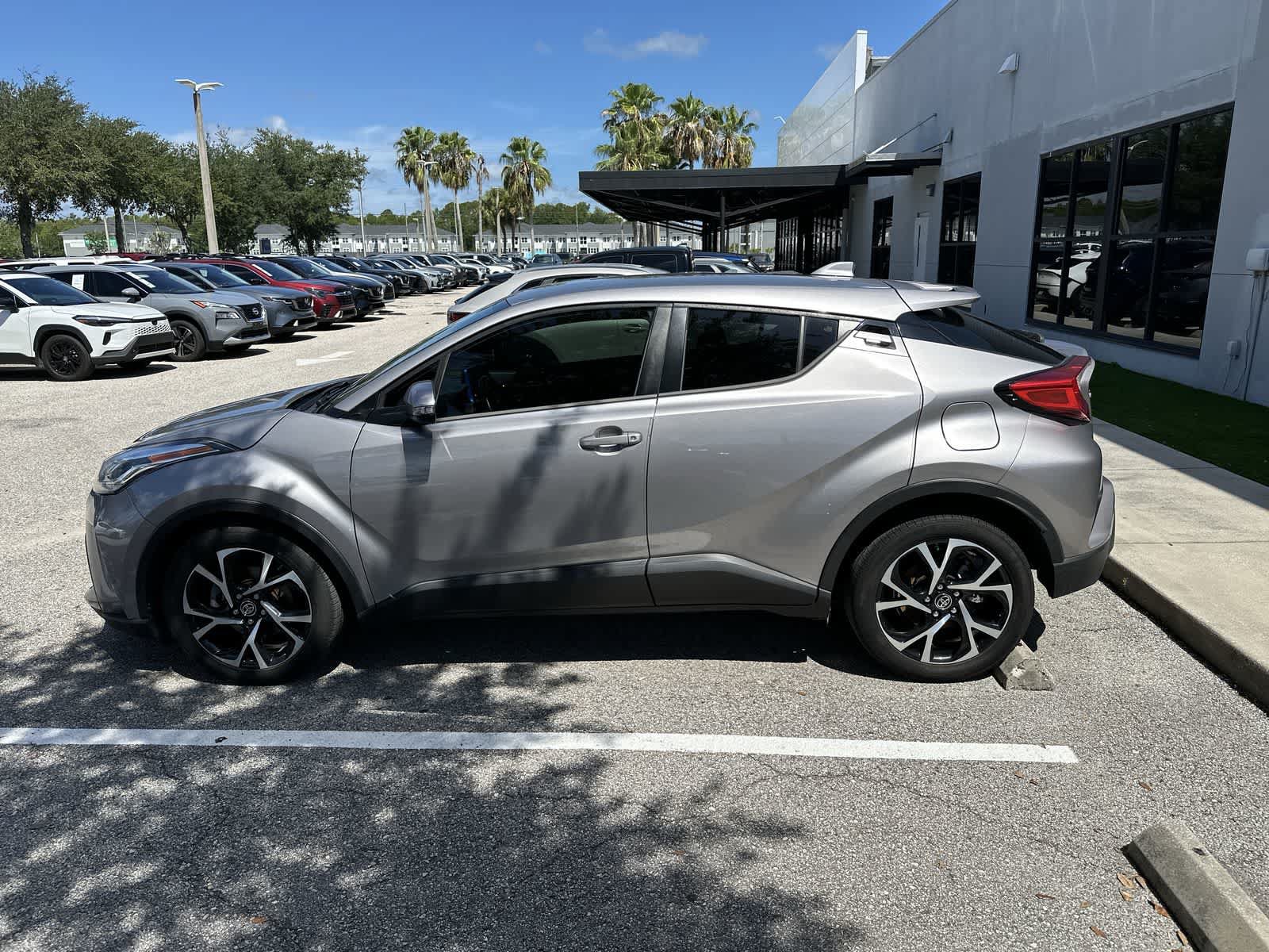 Used 2020 Toyota C-HR XLE FWD image 5