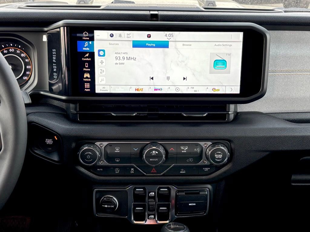 New 2026 Jeep Gladiator Sport image 17