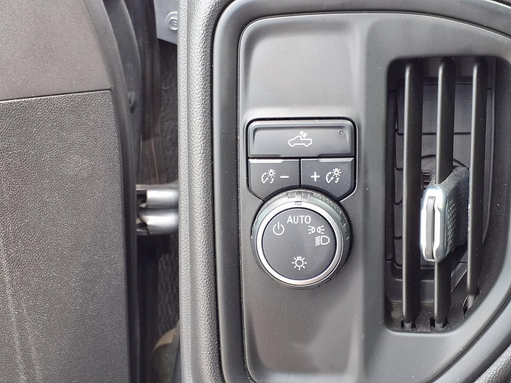 Used 2022 Chevrolet Silverado 1500 Custom RWD image 18