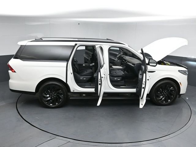 Used 2025 Lincoln Navigator L Reserve w/ Jet Appearance Package image 55
