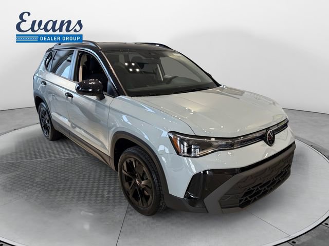 New 2026 Volkswagen Taos SE FWD image 6