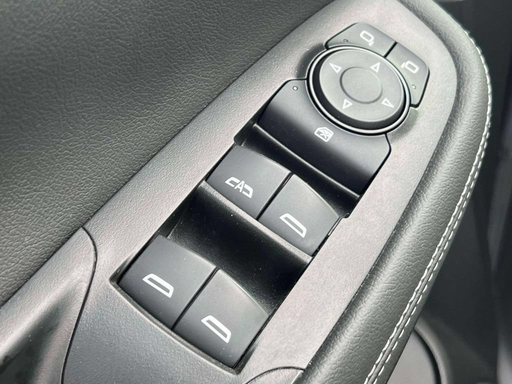Used 2023 Buick Encore GX Preferred w/ Cold Weather Comfort Package FWD image 18